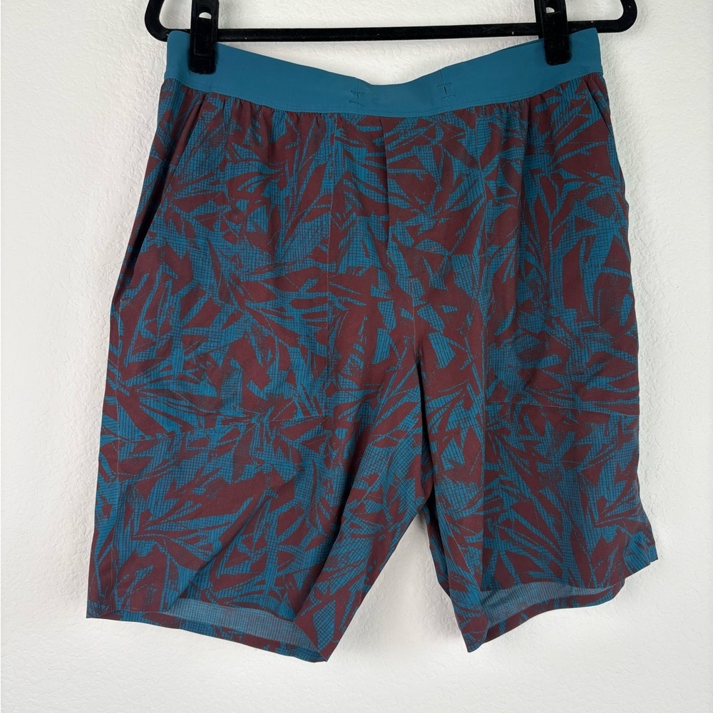Lululemon Athletica Stretch TECH Athletic Shorts (Men's Large) Blue/Burgundy
